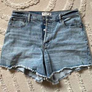 Abercrombie Curve Love High Rise Dad Short